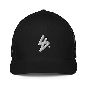 Closed-back trucker cap