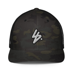 Closed-back trucker cap